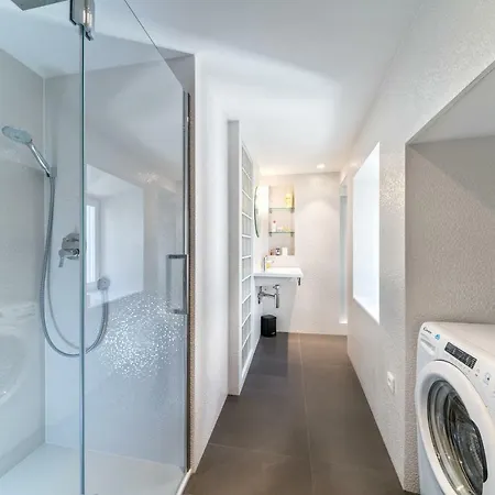 Feel Like An Emperor Apartment *
